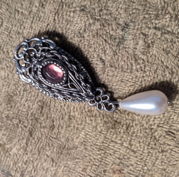 Accessories - Purple stone pin with faux pearl